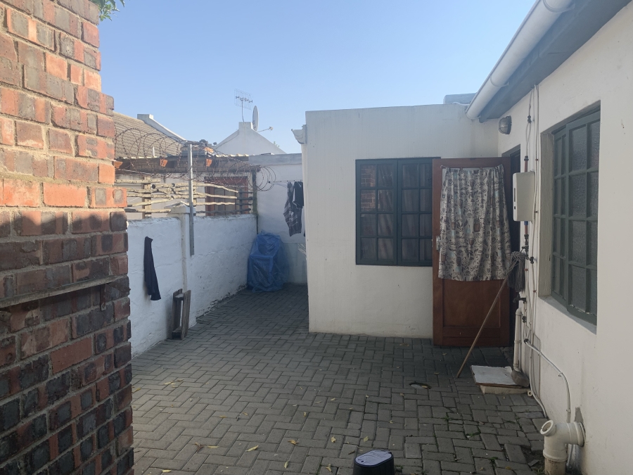 6 Bedroom Property for Sale in Table View Western Cape